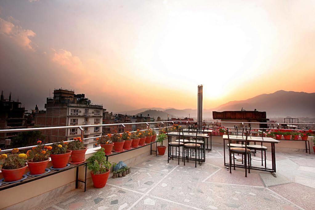 Thamel Grand Hotel Катманду Екстер'єр фото