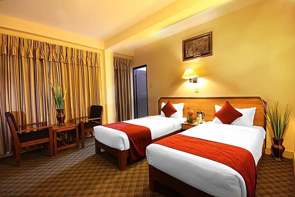 Thamel Grand Hotel Катманду Екстер'єр фото