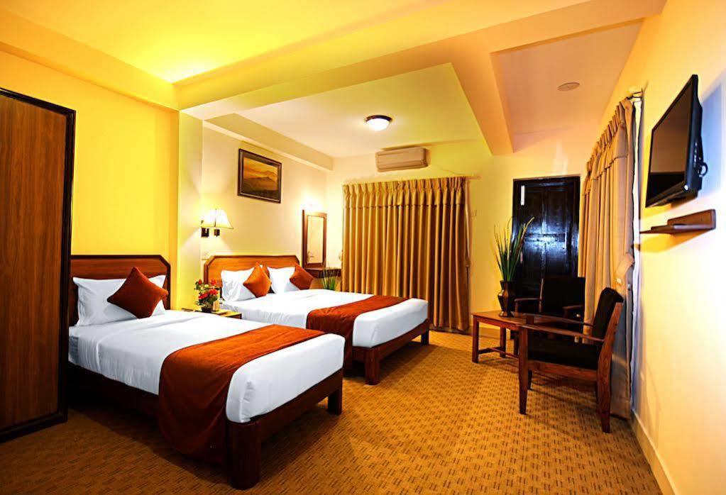 Thamel Grand Hotel Катманду Екстер'єр фото